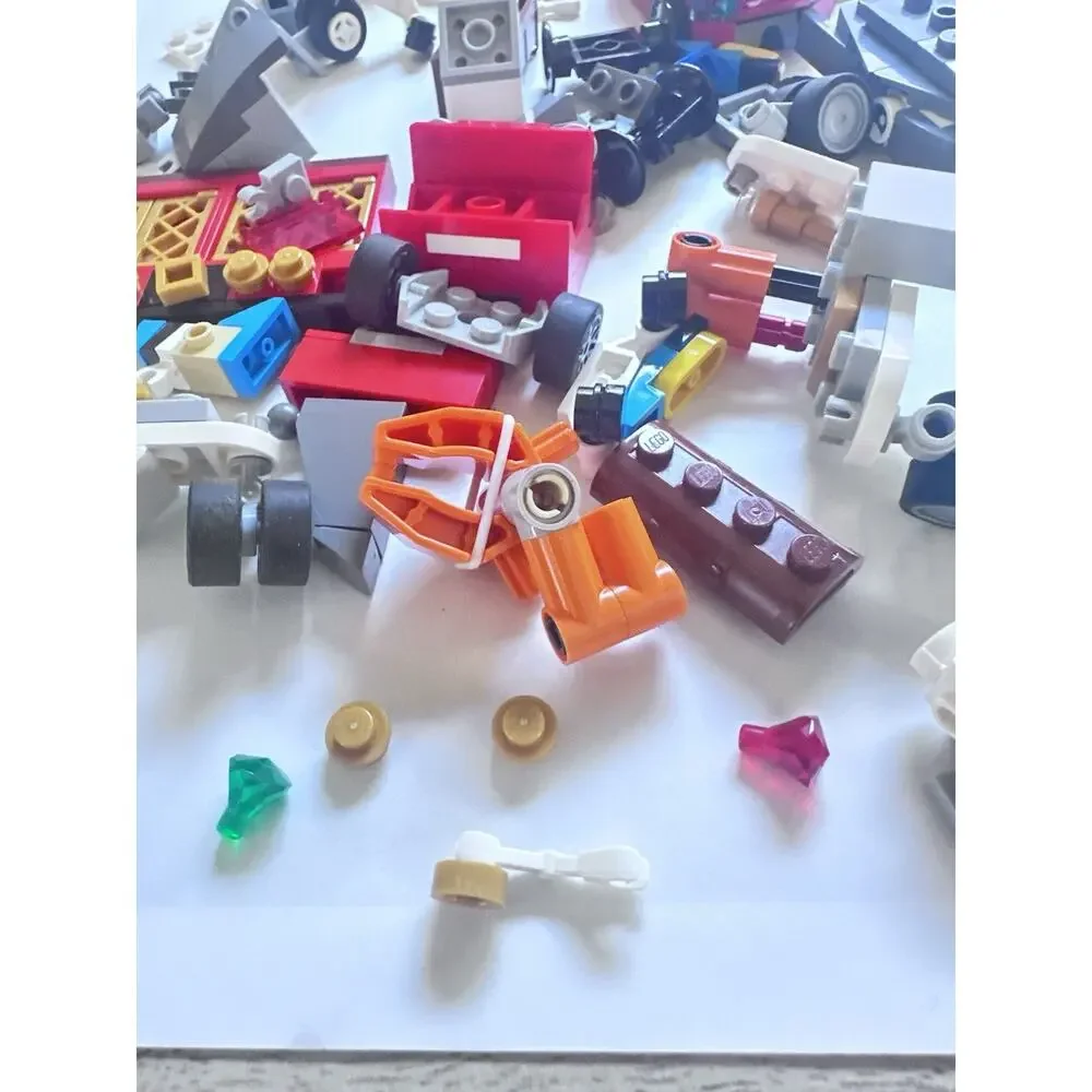 Mixed Lego Mini Figures & Reg. Legos About 50 Pieces L4